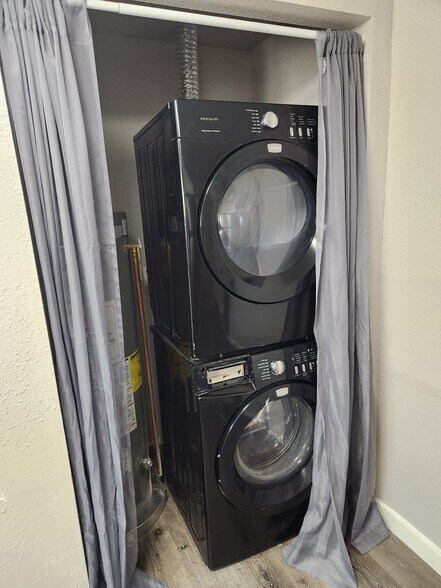 Building Photo - 6690 E 63rd Pl