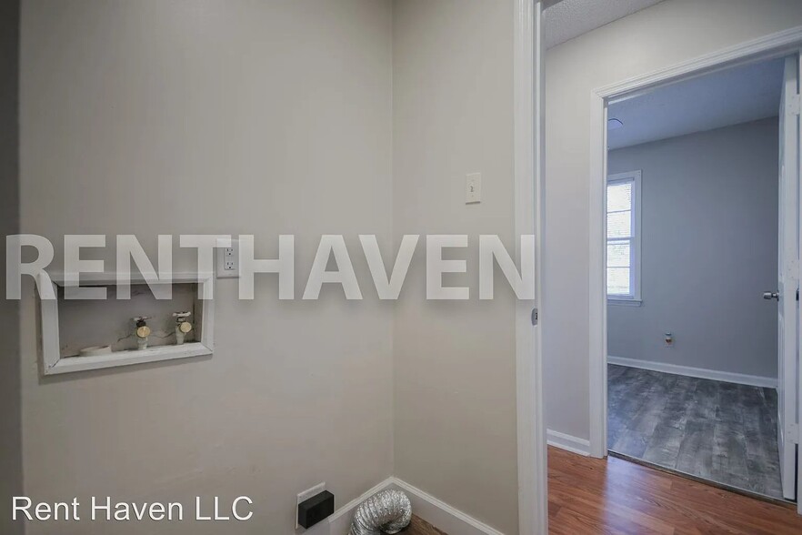 Building Photo - 1213 State Rd S-28-908