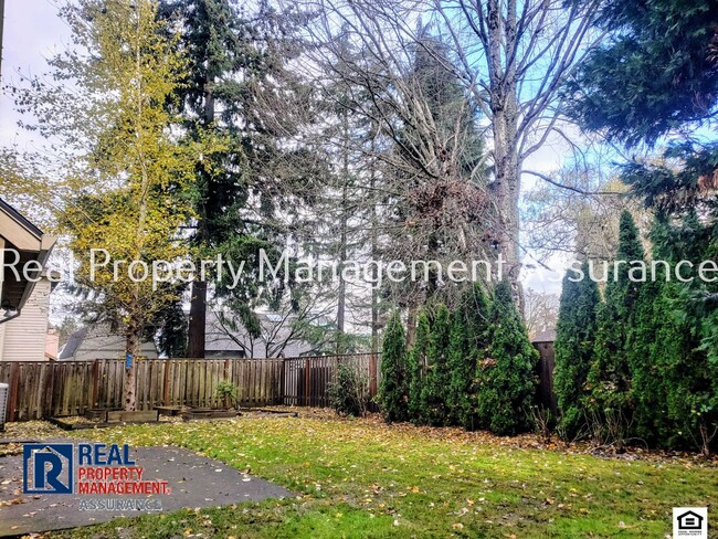 Building Photo - 15590 SW Tanager Dr