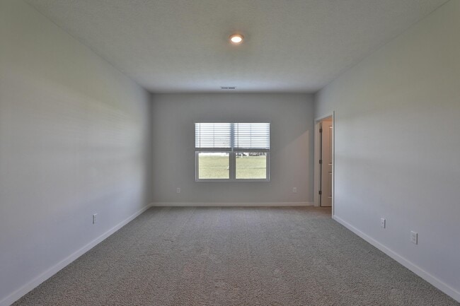 Building Photo - 738 Maria Dr