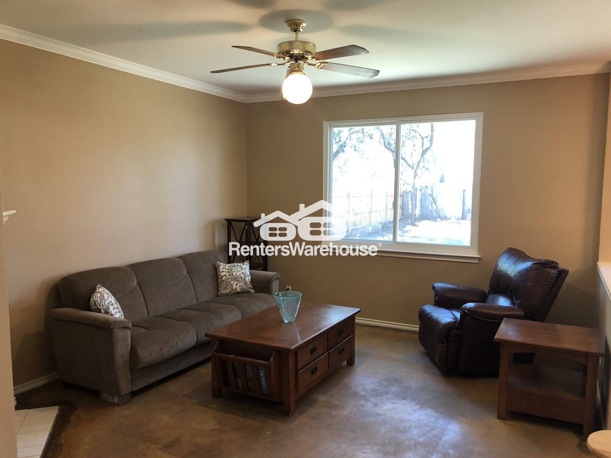 Building Photo - 1603 Azalea Dr