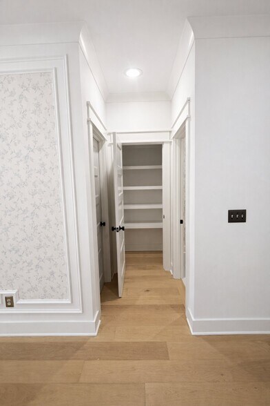 Building Photo - 2022 Maple Vw Ln