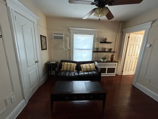 Building Photo - 457 Front St