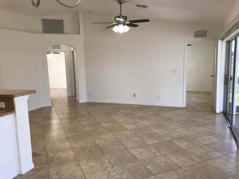 Building Photo - 1739 NW 19th Ter