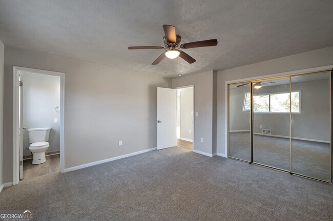 Building Photo - 1870 Sandgate Cir SW