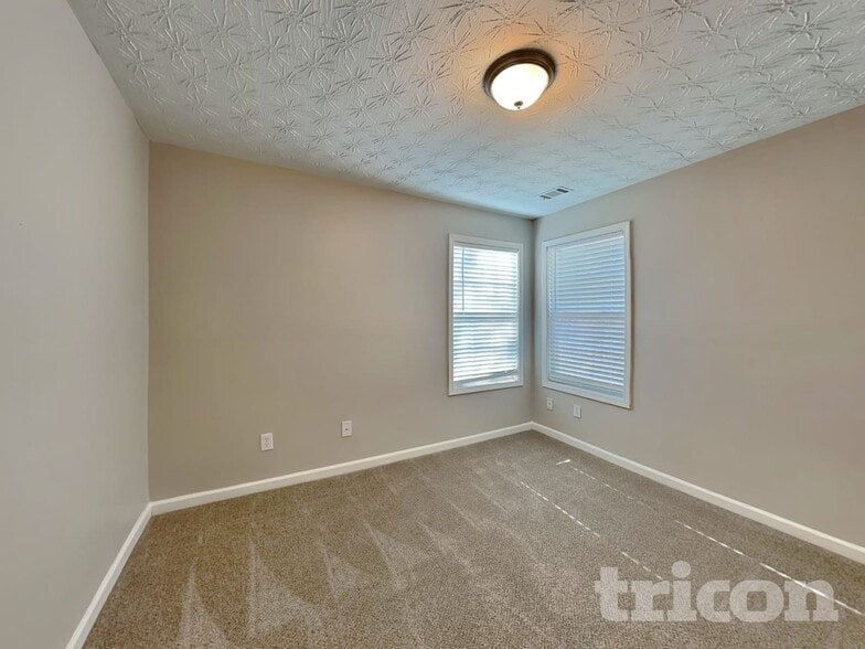 Building Photo - 20 Tabitha Ct