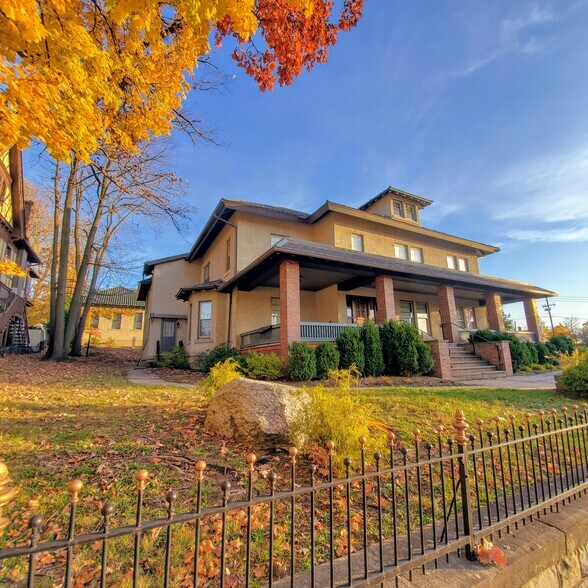 Building Photo - 520 Madison Ave