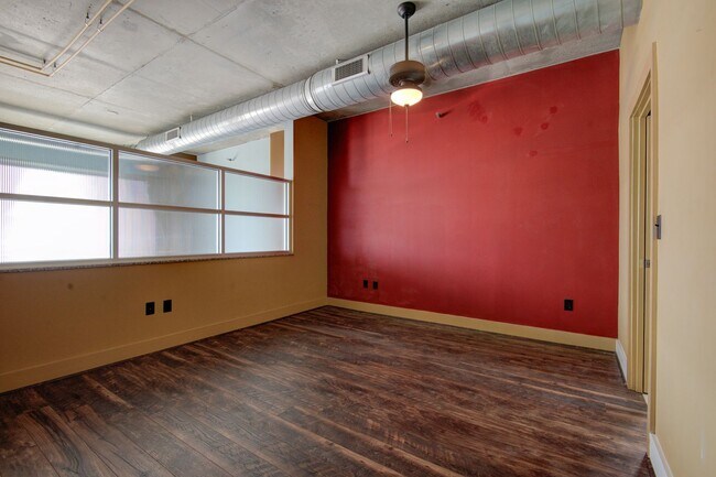 Building Photo - COMING SOON! Affordable Comfort: 1BR/1BA C...