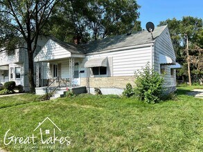 Building Photo - Lovely 2 Bedroom 1 Bathroom now available ...