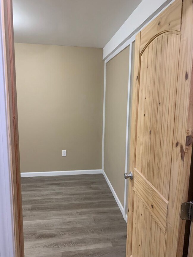 Building Photo - 1568 N Williwaw Way