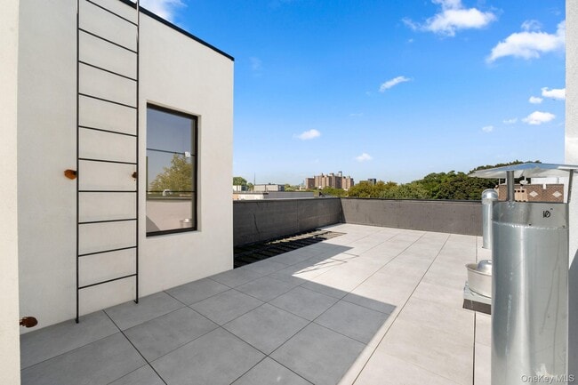 Building Photo - 312 Fenimore St