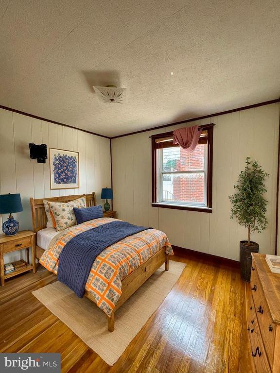 Building Photo - 1405 Napfle Ave