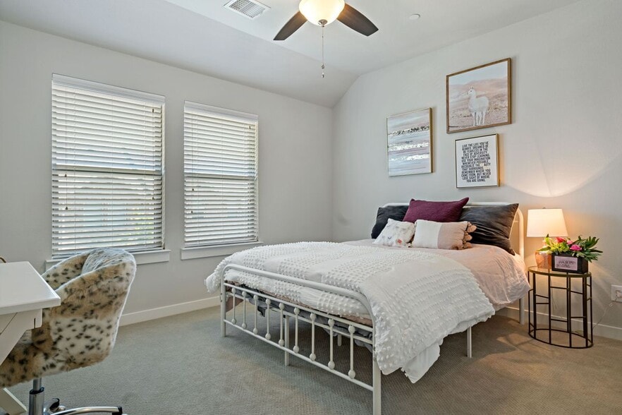 Building Photo - 2749 Starburst Dr