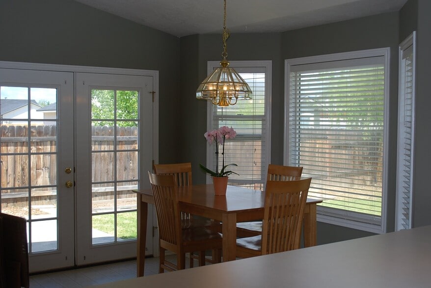 Building Photo - 2108 S Linda Vista Pl