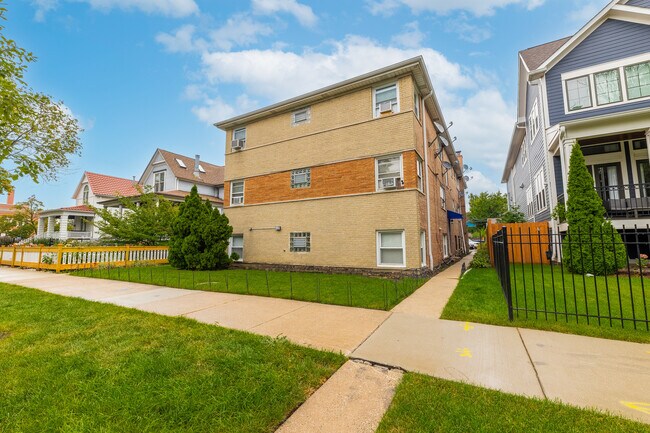 Building Photo - 4149 N Tripp Ave
