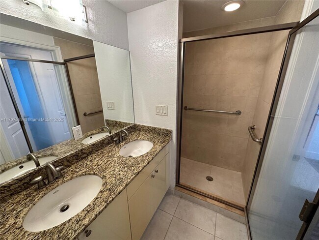 Building Photo - 1830 Radius Dr