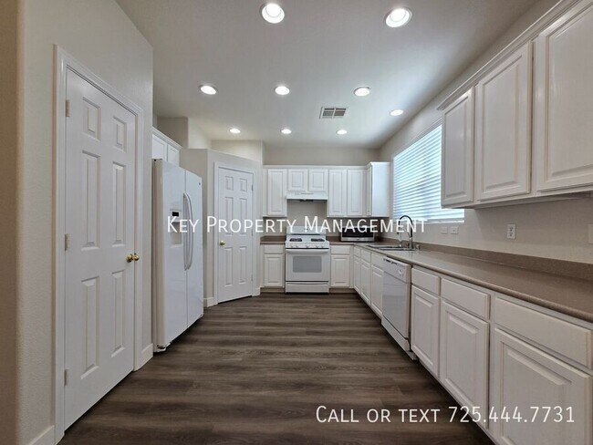 Building Photo - 8789 Ashley Park Ave