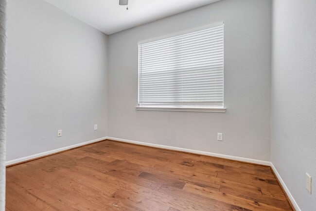 Building Photo - 146 Black Swan Pl