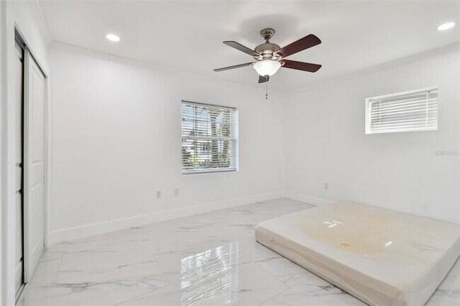Building Photo - 8708 Thornwood Ln