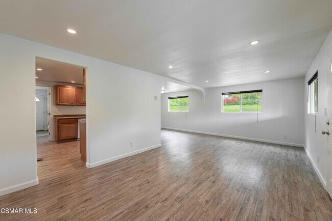 Building Photo - 641 W La Loma Ave