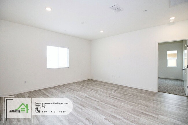 Building Photo - 2843 Hopkins Ave