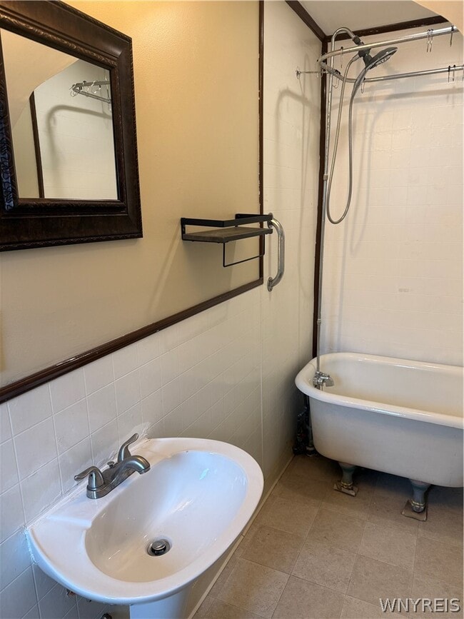 Building Photo - 344 Elmwood Ave