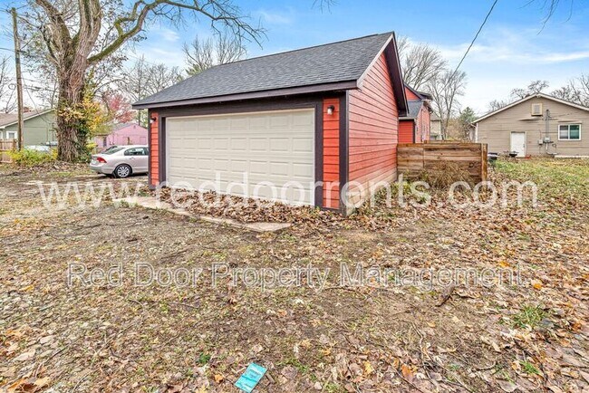 Building Photo - 1619 N Tacoma Ave