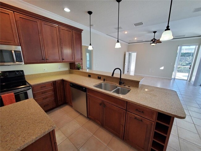 Building Photo - 5262 Far Oak Cir
