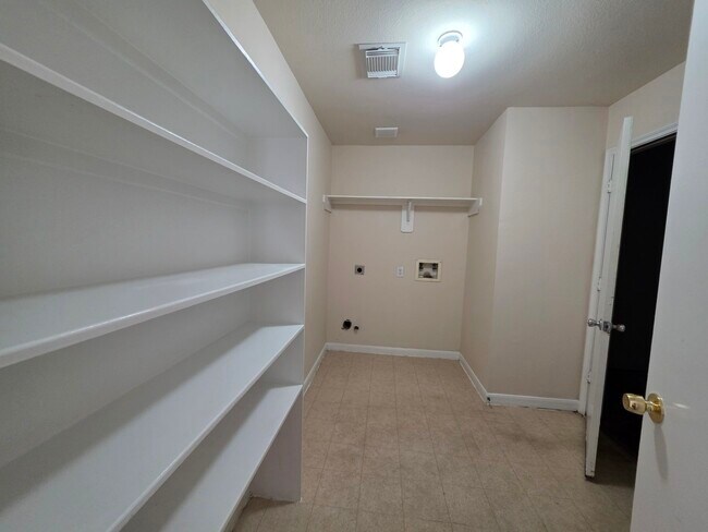 Building Photo - 15127 Blue Creek Ranch Dr