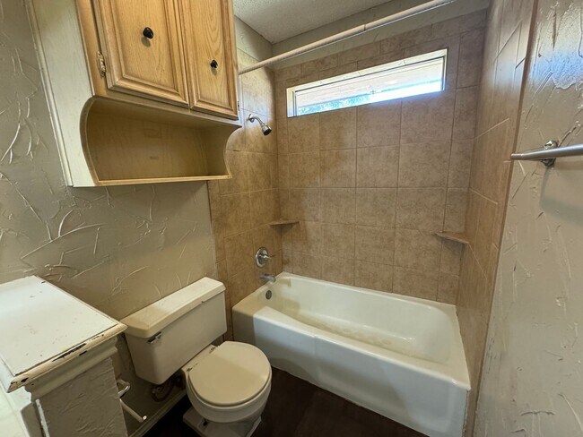 Building Photo - Lubbock Cooper ISD Gem: Ready-to-Rent July...
