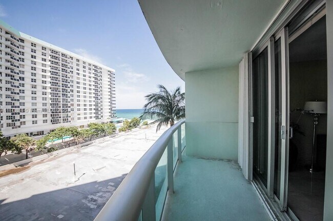 Building Photo - 3801 S Ocean Dr