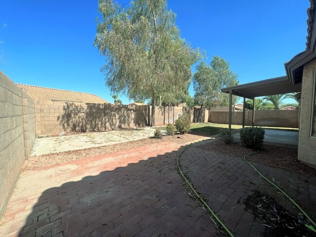 Building Photo - 4 BEDROOMS CULDESAC LOT ACROSS FROM PARK