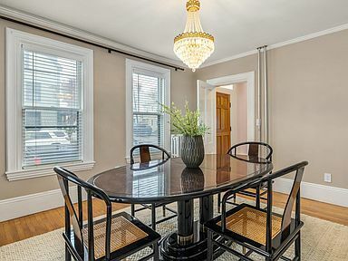 Building Photo - 114 Cabot St