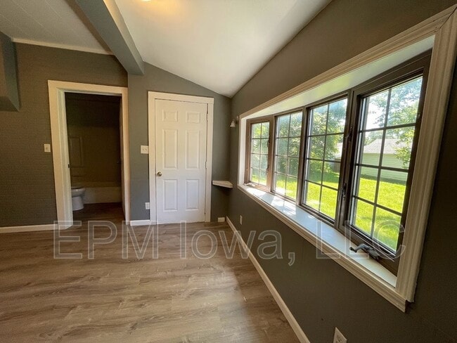 Building Photo - 1148 Columbia St