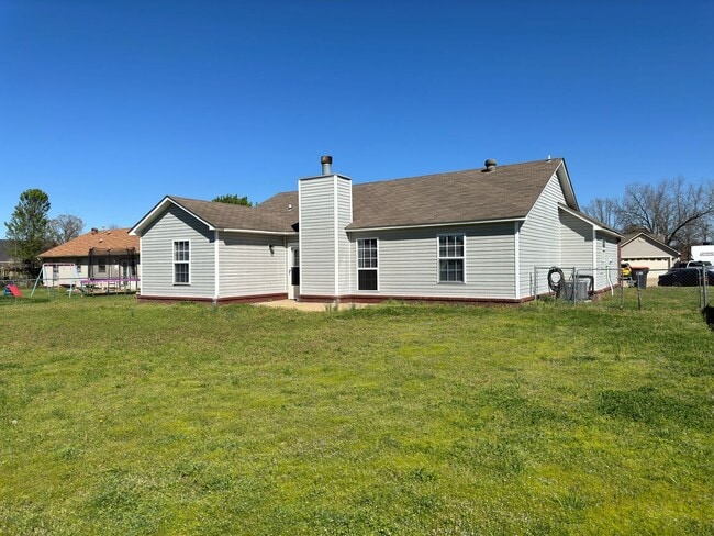 Building Photo - 1707 Plumbark Dr
