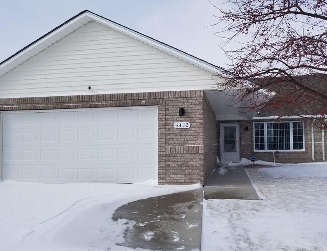 Primary Photo - 5412 Hacker Cir