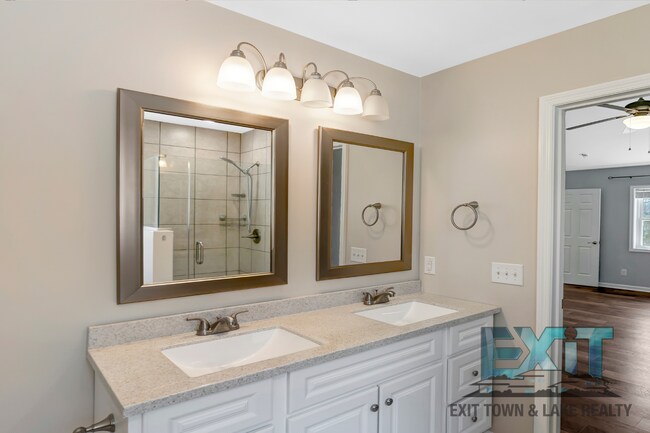 Building Photo - 3BR Home in Colleen’s Cove with Boat Slip