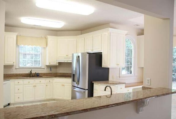 Building Photo - 80 Preswick Park Dr