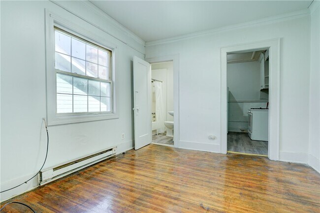 Building Photo - 85 Mapledale St