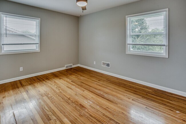 Building Photo - 7071 Izard St
