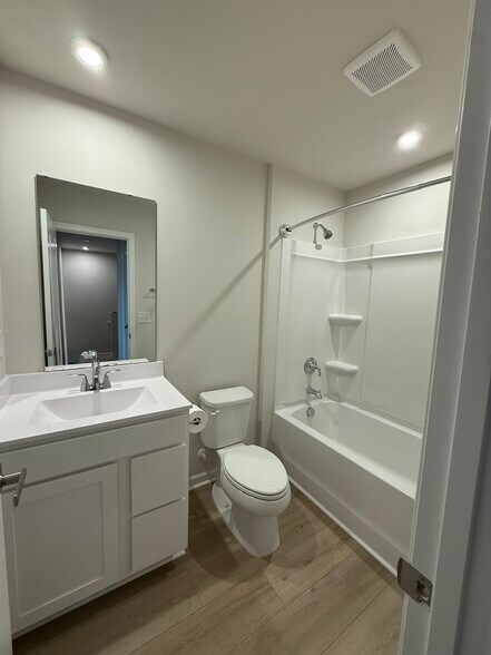 Building Photo - 338 Myrtle Meadows Dr