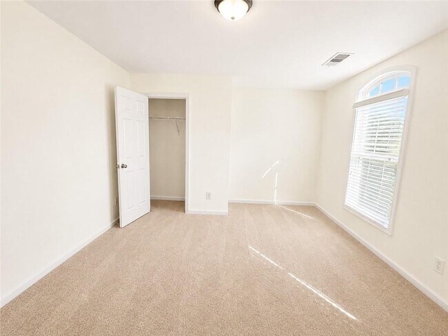 Building Photo - 3487 Harvest Ridge Ln NE