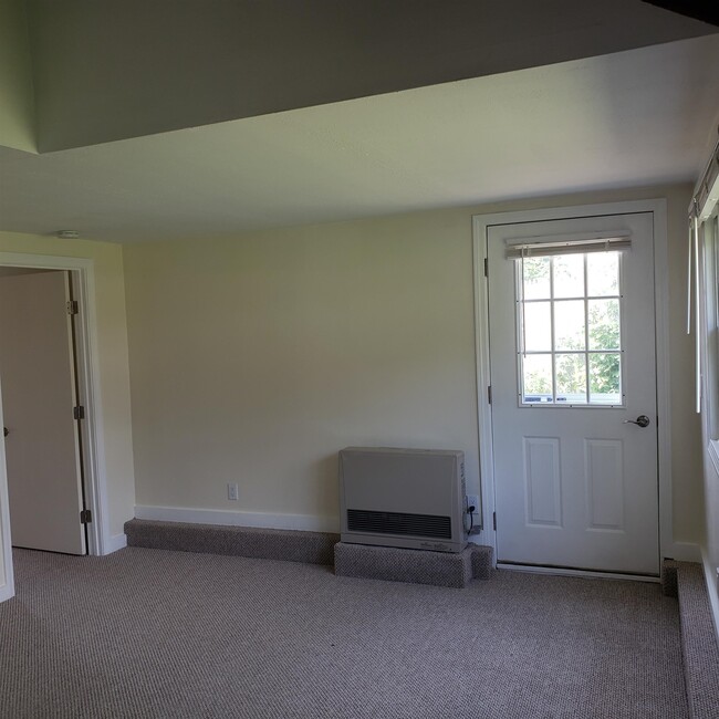 Building Photo - 49 Pine Hill Rd