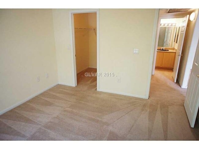 Building Photo - Cozy 1 Bedroom Condo in SW