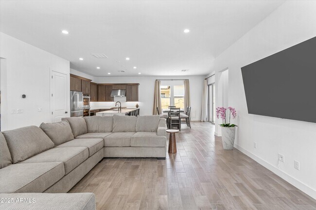 Building Photo - 17254 W Vacaville St