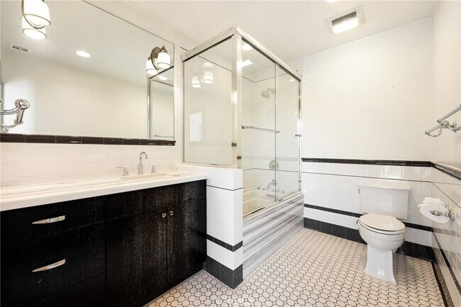 Building Photo - 4119 Dundee Dr