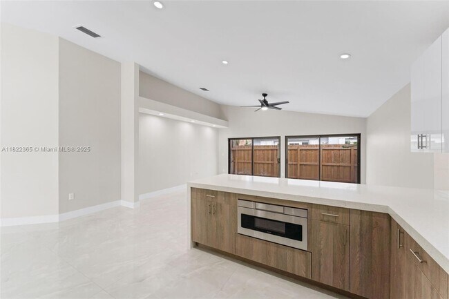 Building Photo - 9940 SW 155th Ave