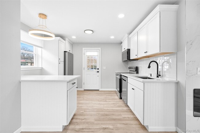 Building Photo - 78 Maple Ave