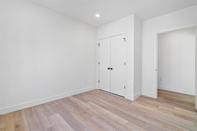 Building Photo - 293 Fairmount Ave