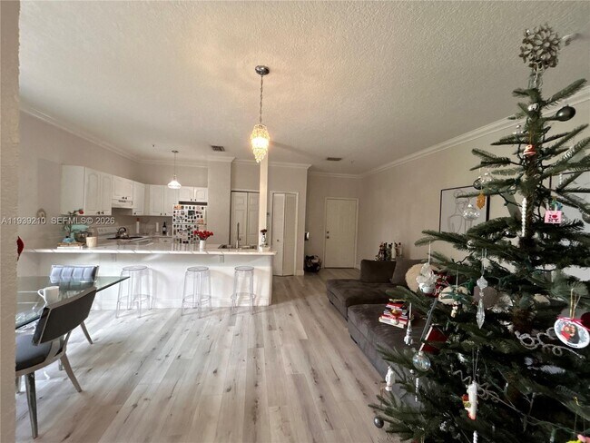 Building Photo - 2734 Bird Ave